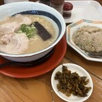 大久ラーメン - 料理写真:大盛ラーメンチャーハンセット