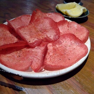 七輪焼肉 饗 - 料理写真:塩タン