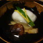 桜田 - お椀　松茸　はも真薯　梅煮を挟んで・・・