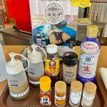 シーサイドスパ マリーナ展望レストラン - 調味料類(地元伊豆のソース「味わうソース 味和伊」が美味しそう)