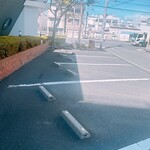 319793227 - 大型車は広い駐車場に停めてました