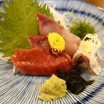 釜めし菜時記 さき亭 - コースに追加の小刺身盛+300円、いわし刺し、カンパチ、インドマグロ中トロ