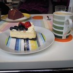 ブルーフラットカフェ - オレオクッキーとホワイトチョコのチーズケーキ