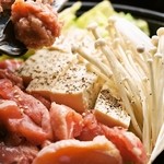 Sumibi Yakitori Niko Mira-Men Appare - 極　塩鶏つくね鍋。醤油味もあります。