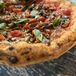 PIZZA LINDA - 秋刀魚と茸のマリナーラ