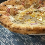 PIZZA LINDA - 秋トリュフのビスマルク