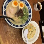 博多らーめん ShinShin 天神本店 - 