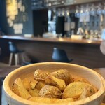 CRAFT BEER BAR ヒニニツカ - 定番フライドポテト！