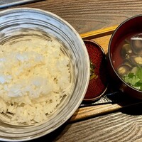 鉄板和食とワイン 萬鉄 - ご飯とシジミ汁