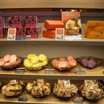 クリオロ - 焼菓子棚