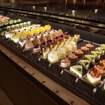 クリオロ - ケーキショーケース全景