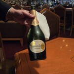 オールドインペリアル バー - シャンパン・ピエールジョエのアップ