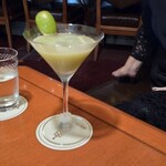 オールドインペリアル バー - ノンアルコール白ワインの｢ジョエア｣と、フレッシュシャインマスカットジュースの、ショートカクテル(¥３０００)