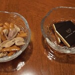 オールドインペリアル バー - チャームは、柿の種、ピーナッツ、オリジナルチョコレート