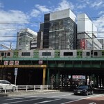 レ セゾン - 外堀通りを渡って、ホテル方向へ