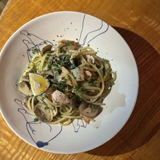 【週末だけのパスタランチ】サラダとカフェの付いたパスタランチ