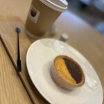 The Cafe＆Gift - ミカドホットコーヒー450円　とお菓子（軽井沢トルタ）
