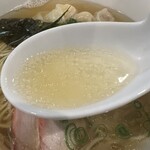 支那そば大和 - 美しいスープ