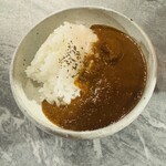 배고파  - タンとホルモンのカレー