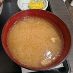 食事処 酒処 富士かつ - 味噌汁は豚汁