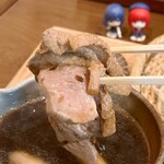 手打ち蕎麦 にし田 - 鴨肉、にゅ〜〜ん！　※肉厚で、鴨風味強め　※レバーっぽくもあり