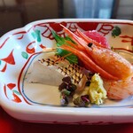 神楽坂 前田 - お造り　鮪　鯛　縞海老