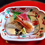 神楽坂 前田 - お造り　鮪　鯛　縞海老