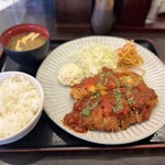 千駄ヶ谷厨房 - イタリア男の満腹チキンカツ定食