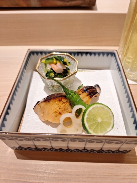 sushi ginza onodera Four seasons hotel kyoto ten photo 4