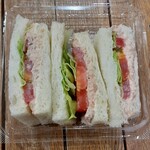 コンセルボ - 料理写真:ツナトマトサンド 453円税込 2025.9