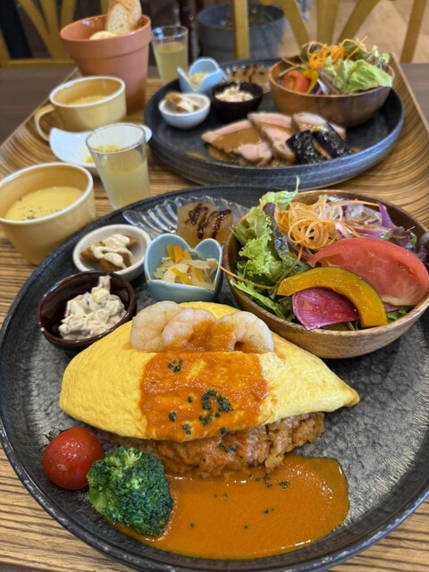 Cozy Garden Cafe Azalea