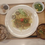 トーコーキッチン - 淵野辺ジャージャー麺 副菜二品  雑穀米 豚汁