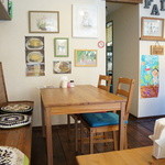 フェイス - 座った席から見た店内風景