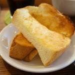 フェイス - 厚切り山食は、フカフカ