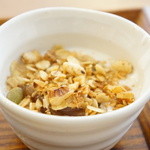 フェイス - ヨーグルト、グラノーラ掛け