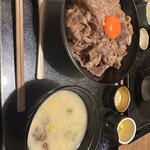 和牛専門 牛めし 前田優 - 