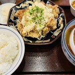 麺飯食堂 新ゆり飯店 - チキン南蛮定食、辛塩ラーメンセット