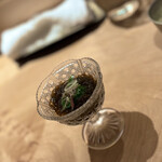 鮨 若尊 - モロヘイヤと茗荷添え