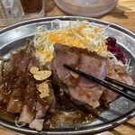 幸運豚人 - 柔らかくて、お箸でも切れますよ。