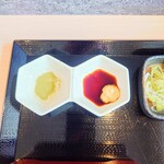 うな賀 - "白焼き"用の"抹茶塩"と"生姜醤油"。