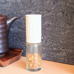 うな賀 - "粒山椒"も提供してくれています。