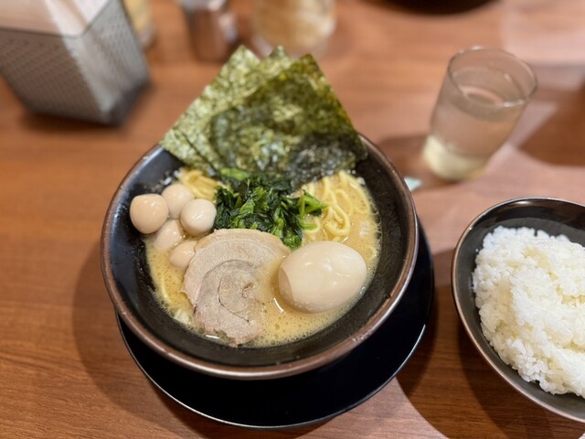 Yokohama Iekei Ramen Tsurunoya Hiroshima Oosu Ten