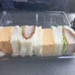 旅弁当 - 料理写真:だしまきとヒレカツサンド　¥580