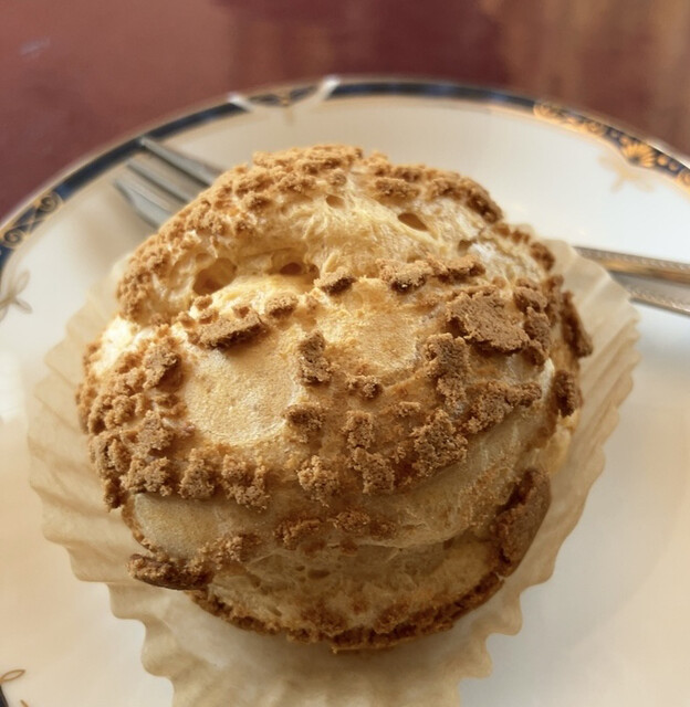 横浜元町の洋菓子店、シュークリームが大人の味で美味しかった』by
