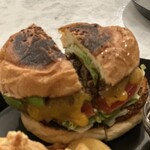 Burger Mania Karuizawa Ten - 峯村牛アボカド山葵醤油バーガー