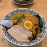 丸源ラーメン - 料理写真:熟成醤油とんこつ  黒
