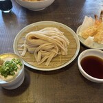 地粉うどん わだち草 - 