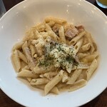 ビストロ ア ラ ドゥマンド - ローストポークときのこのクリームソース