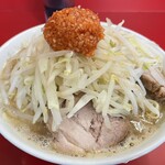 ラーメン二郎 生田駅前店 - 小ラーメン(コール：ヤサイ)＋ニンニクジャン