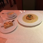 食堂車レストラン 黄昏号 - サーモンのパイ包みヴァンブランソース